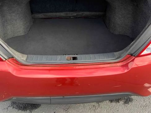 Used 2016 Nissan Versa SV image 4