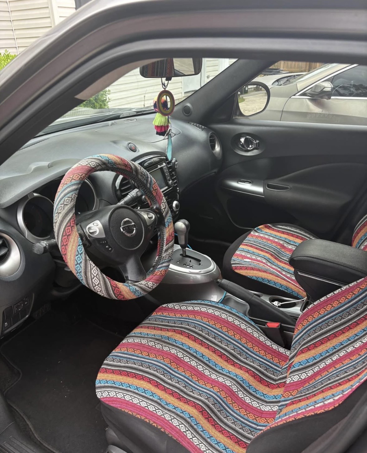 Used 2014 Nissan Juke SL FWD image 6