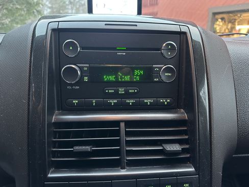 Used 2010 Ford Explorer XLT image 16