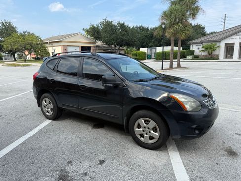 Used 2015 Nissan Rogue S w/ Convenience Package FWD image 4
