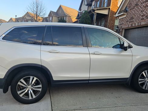 Used 2016 Honda Pilot EX image 10