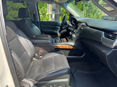 Used 2018 Chevrolet Suburban Premier image 23