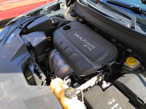 Used 2019 Jeep Cherokee Latitude w/ Popular Appearance Group image 20