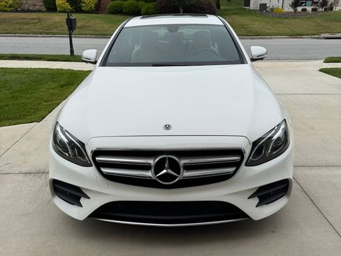 Used 2020 Mercedes-Benz E 350 Sedan image 4