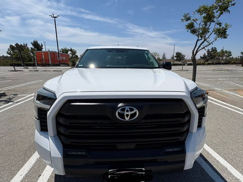 Used 2022 Toyota Tundra SR5 w/ SR5 Convenience Package RWD image 4
