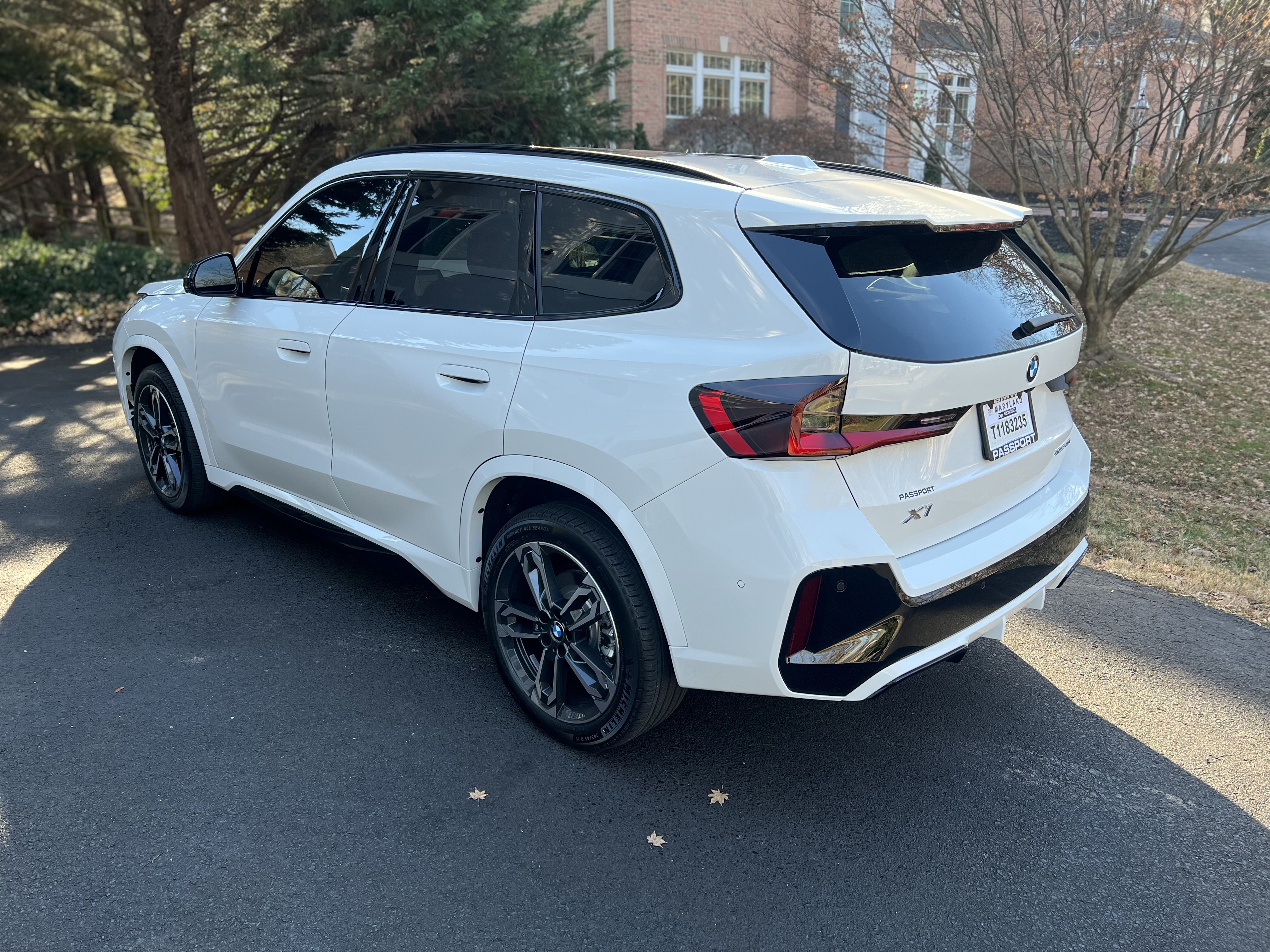 Used 2023 BMW X1 xDrive28i w/ Premium Package AWD/4WD image 4