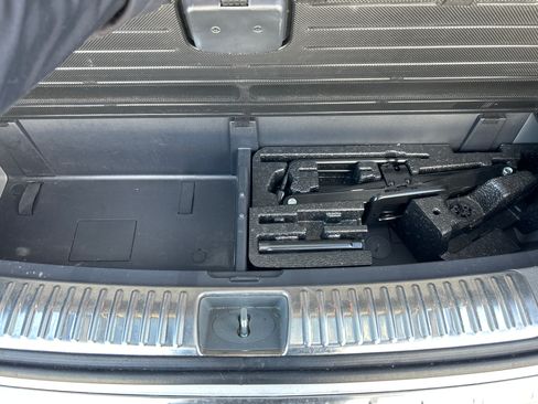 Used 2016 Kia Sorento SX image 16