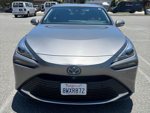 Used 2021 Toyota Mirai w/ Advanced Technology Package RWD image 4