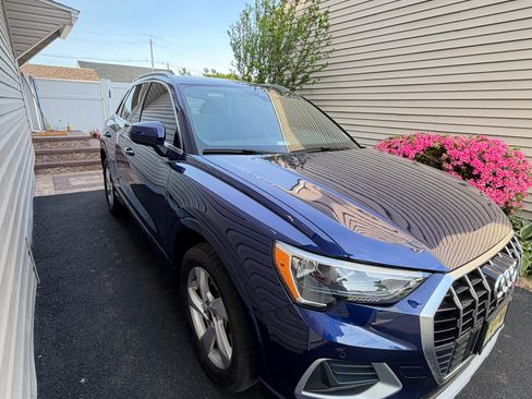 Used 2022 Audi Q3 2.0T Premium AWD/4WD image 2