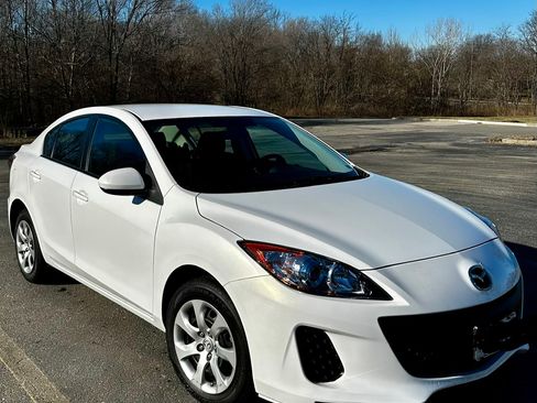 Used 2013 MAZDA MAZDA3 i Sport image 2