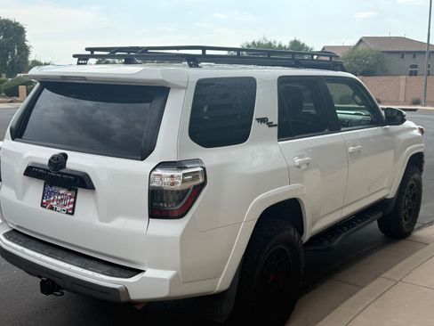 Used 2020 Toyota 4Runner TRD Off-Road Premium AWD/4WD image 9