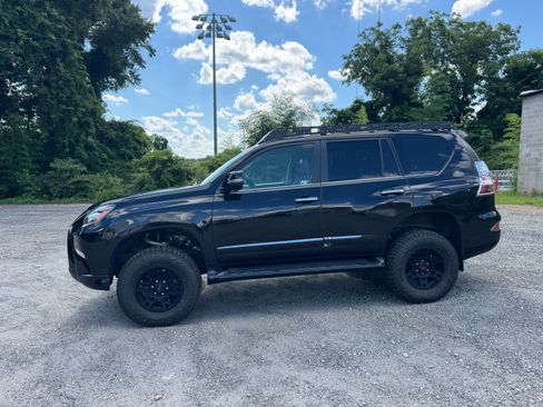 Used 2016 Lexus GX 460 image 4