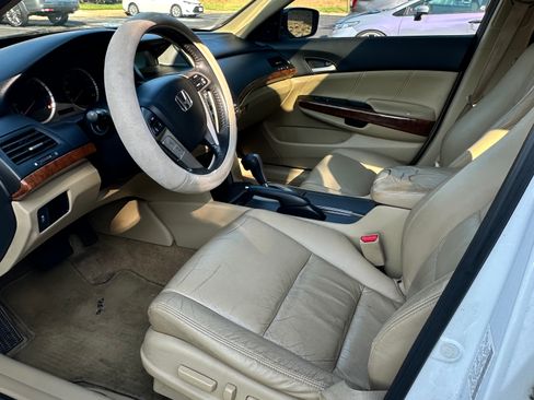 Used 2011 Honda Accord EX-L image 12