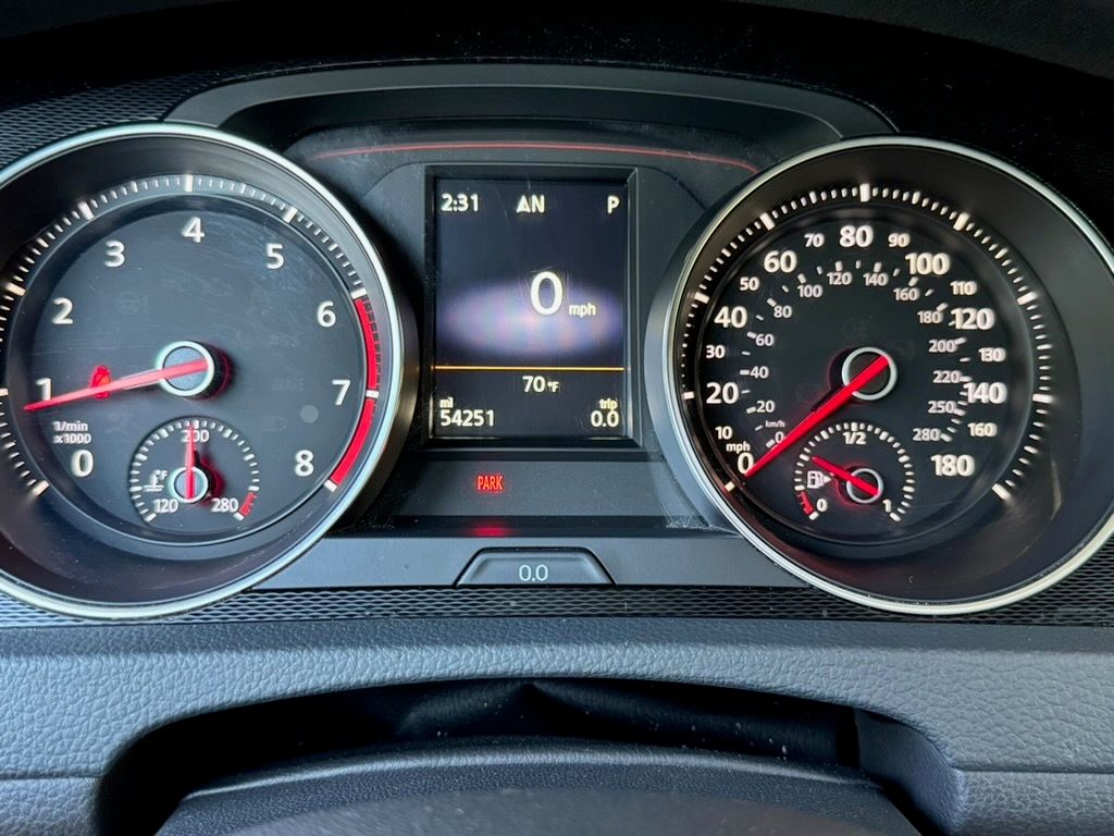 Used 2015 Volkswagen GTI SE FWD image 13