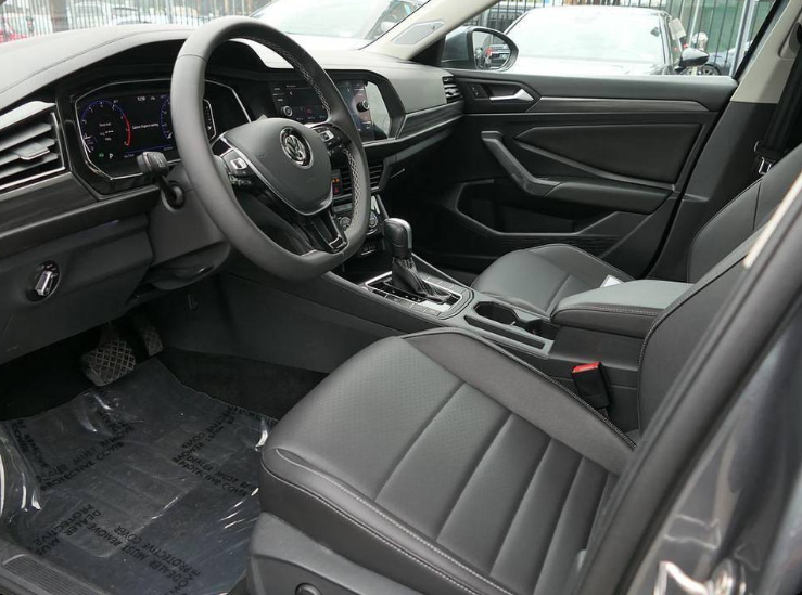 Used 2021 Volkswagen Jetta SEL Premium FWD image 4