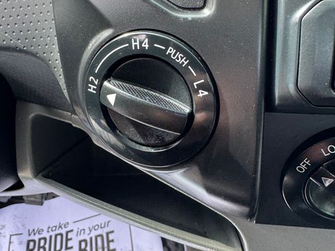 Used 2015 Toyota Tacoma 4x4 Access Cab V6 image 19