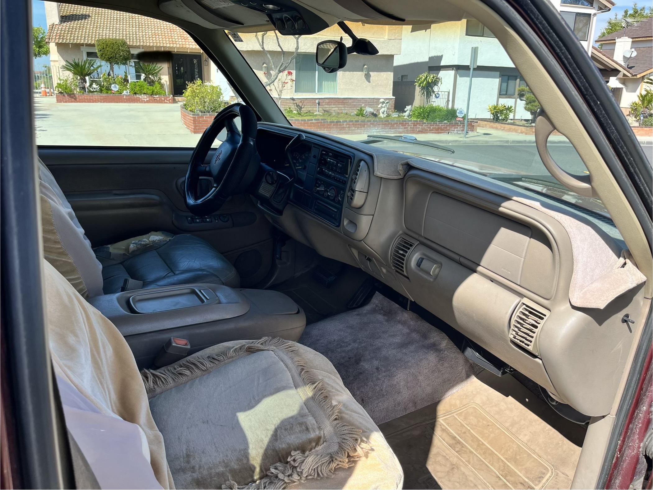Used 1998 Chevrolet Suburban 2WD w/ Preferred Equipment Group 3 image 13