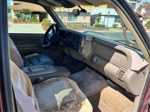 Used 1998 Chevrolet Suburban 2WD w/ Preferred Equipment Group 3 image 13