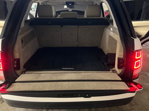 Used 2017 Land Rover Range Rover image 12