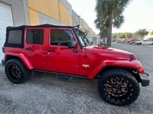 Used 2014 Jeep Wrangler Unlimited Sahara w/ Connectivity Group image 4
