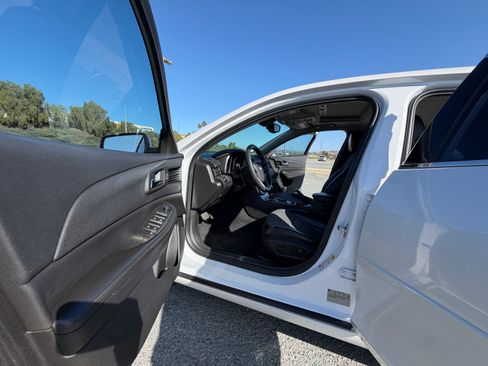 Used 2016 Chevrolet Malibu LT FWD image 15
