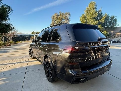 Used 2022 BMW X7 xDrive40i w/ M Sport Package image 5