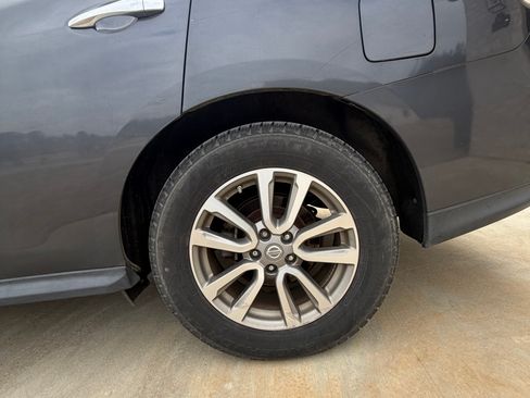 Used 2014 Nissan Pathfinder SV image 10