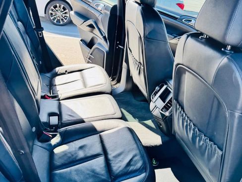 Used 2013 Porsche Cayenne Diesel image 16