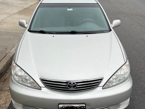 Used 2005 Toyota Camry LE image 2