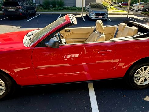 Used 2007 Ford Mustang Premium image 10