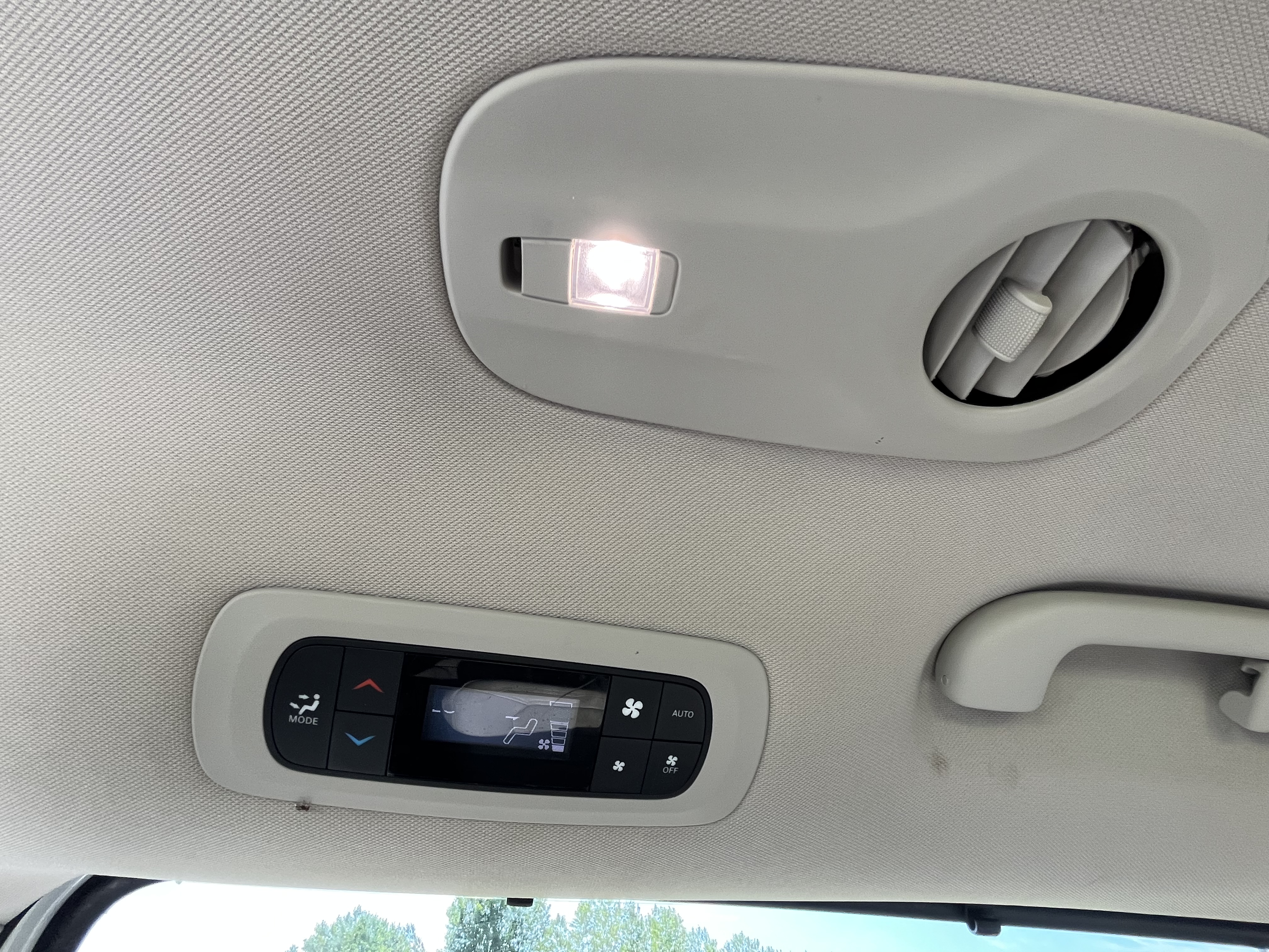 Used 2021 Chrysler Pacifica Touring-L w/ Uconnect Theater Family Group AWD/4WD image 22