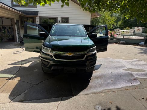 Used 2016 Chevrolet Colorado W/T AWD/4WD image 12