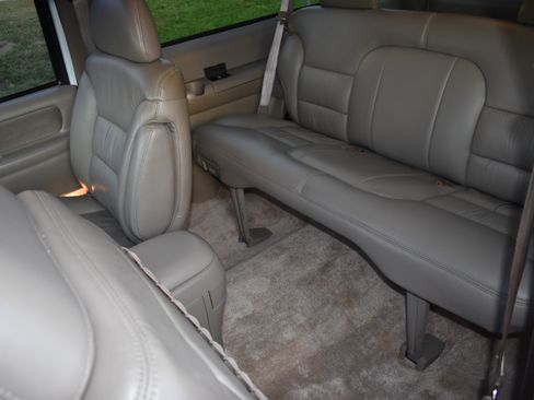 Used 1999 Chevrolet Tahoe 4WD 2-Door w/ Preferred Equipment Group image 12