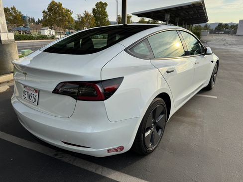 Used 2023 Tesla Model 3 Standard Range RWD image 9