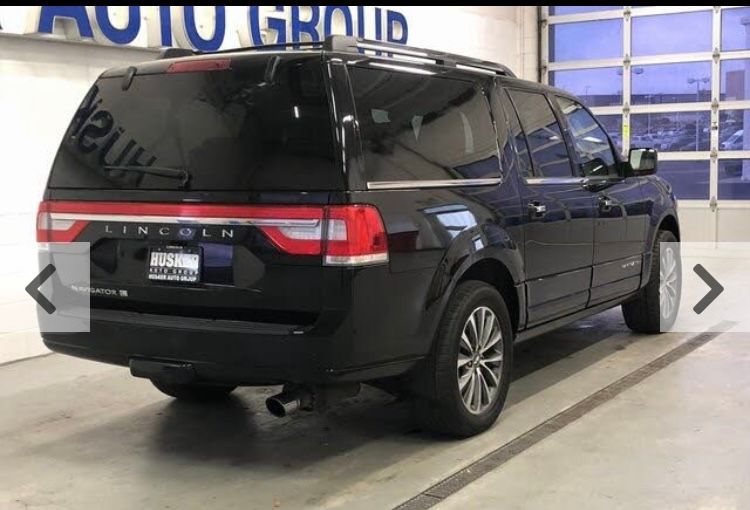 Used 2017 Lincoln Navigator L Select RWD image 13