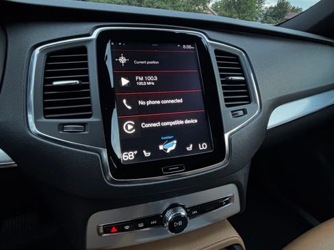 Used 2018 Volvo XC90 T5 Momentum w/ Convenience Package AWD/4WD image 21