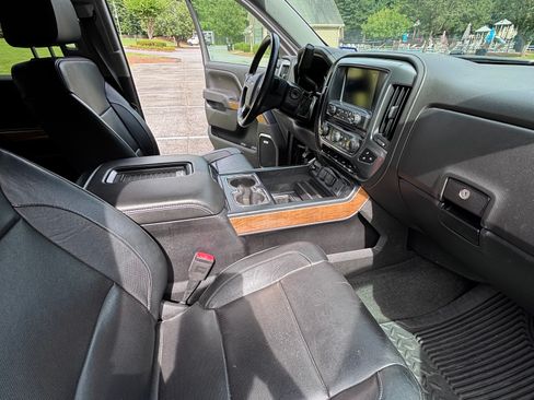 Used 2017 Chevrolet Silverado 1500 LTZ w/ Sport Package AWD/4WD image 21