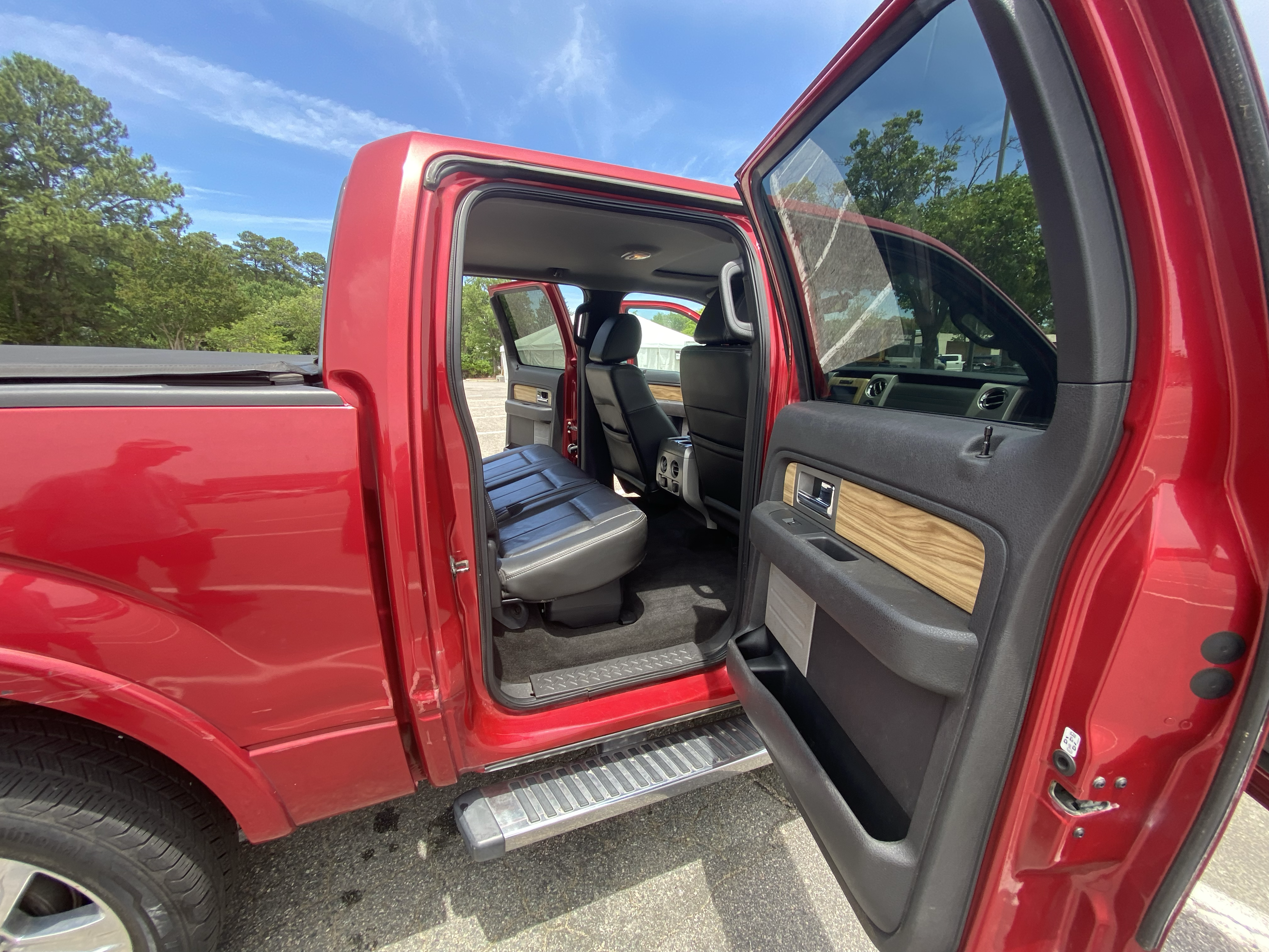 Used 2011 Ford F150 Lariat AWD/4WD image 15