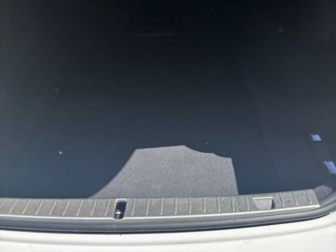 Used 2020 BMW 750i xDrive w/ M Sport Package image 22