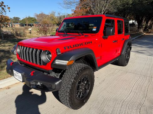 Used 2024 Jeep Wrangler Unlimited Rubicon w/ Technology Group image 4