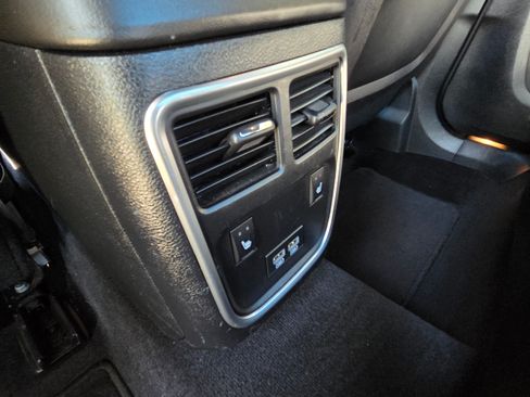 Used 2015 Dodge Charger SXT w/ Plus Group image 21