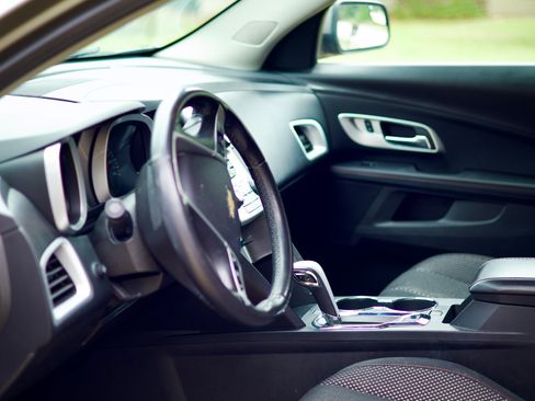 Used 2012 Chevrolet Equinox LT w/ Driver Convenience Package FWD image 9