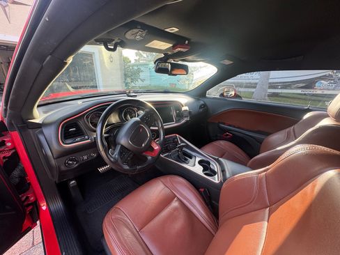 Used 2018 Dodge Challenger R/T Scat Pack RWD image 11
