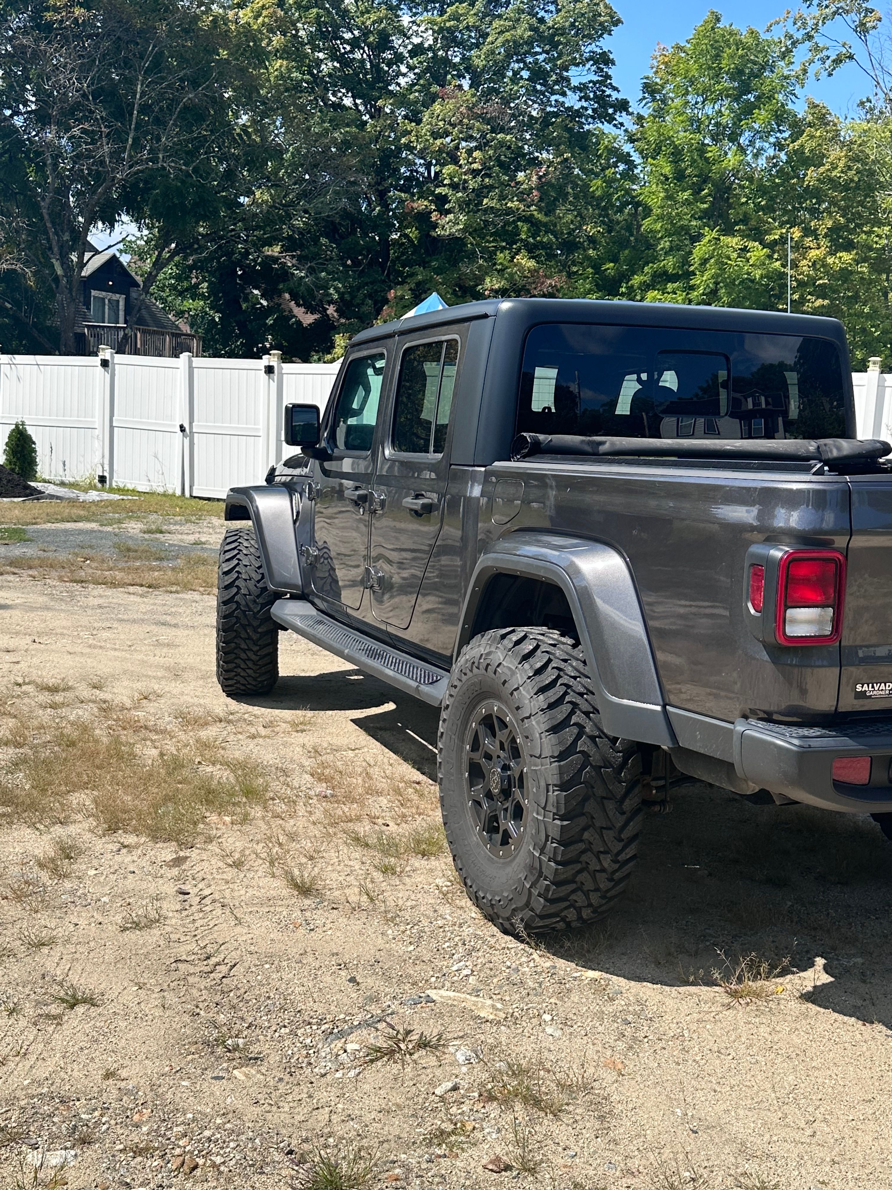 Used 2021 Jeep Gladiator Sport AWD/4WD image 8