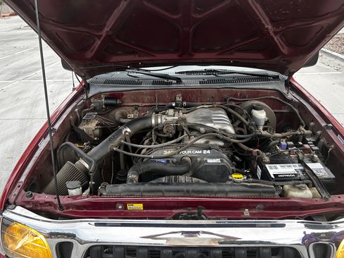 Used 2004 Toyota Tacoma PreRunner image 9