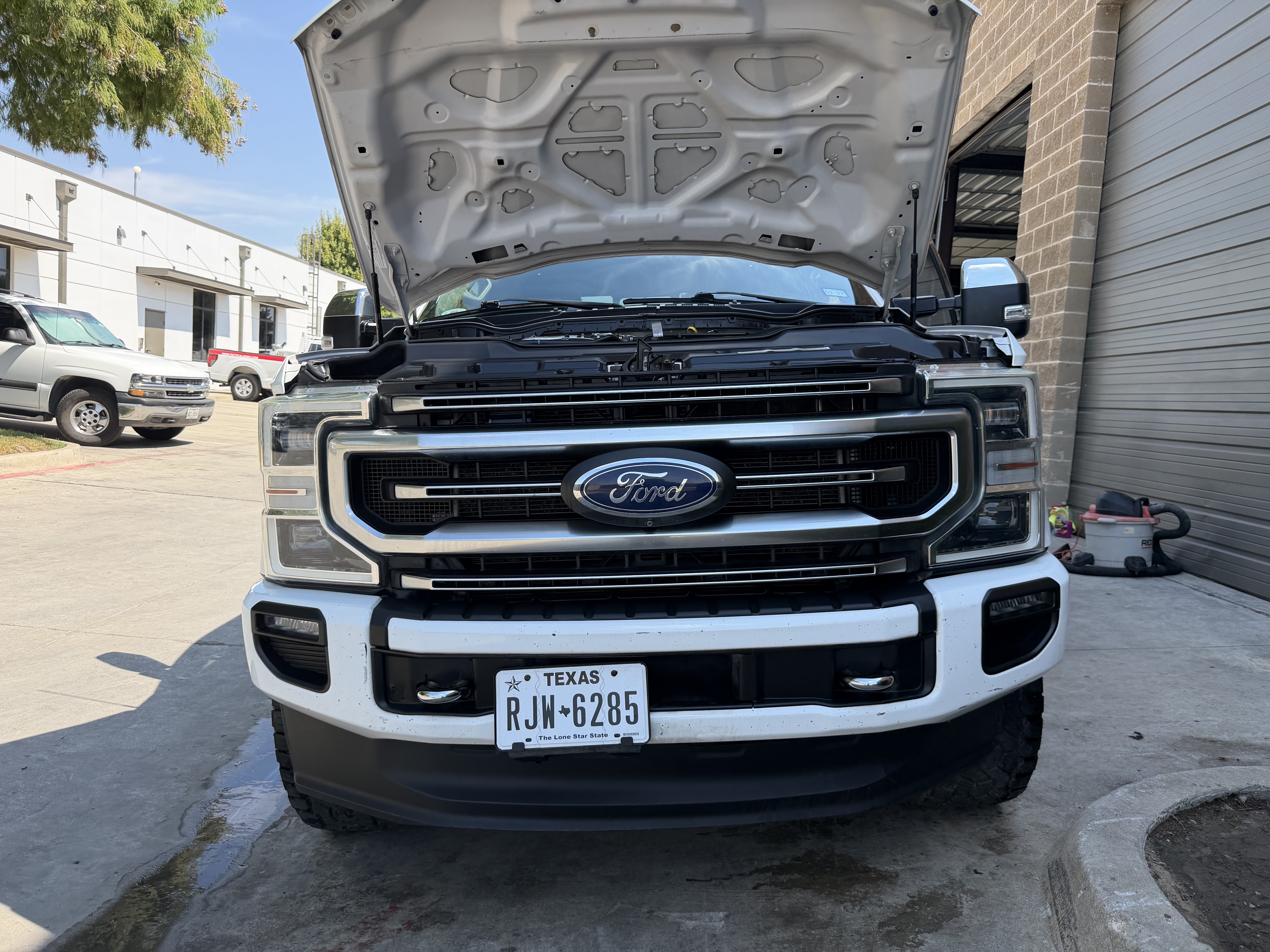 Used 2022 Ford F350 Platinum w/ FX4 Off-Road Package AWD/4WD image 5