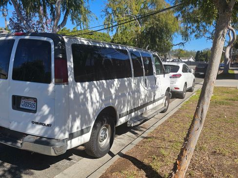 Used 2001 Chevrolet Express 3500 Extended Passenger w/ LS Preferred Equipment Group image 2