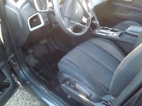 Used 2017 Chevrolet Equinox LS FWD image 5