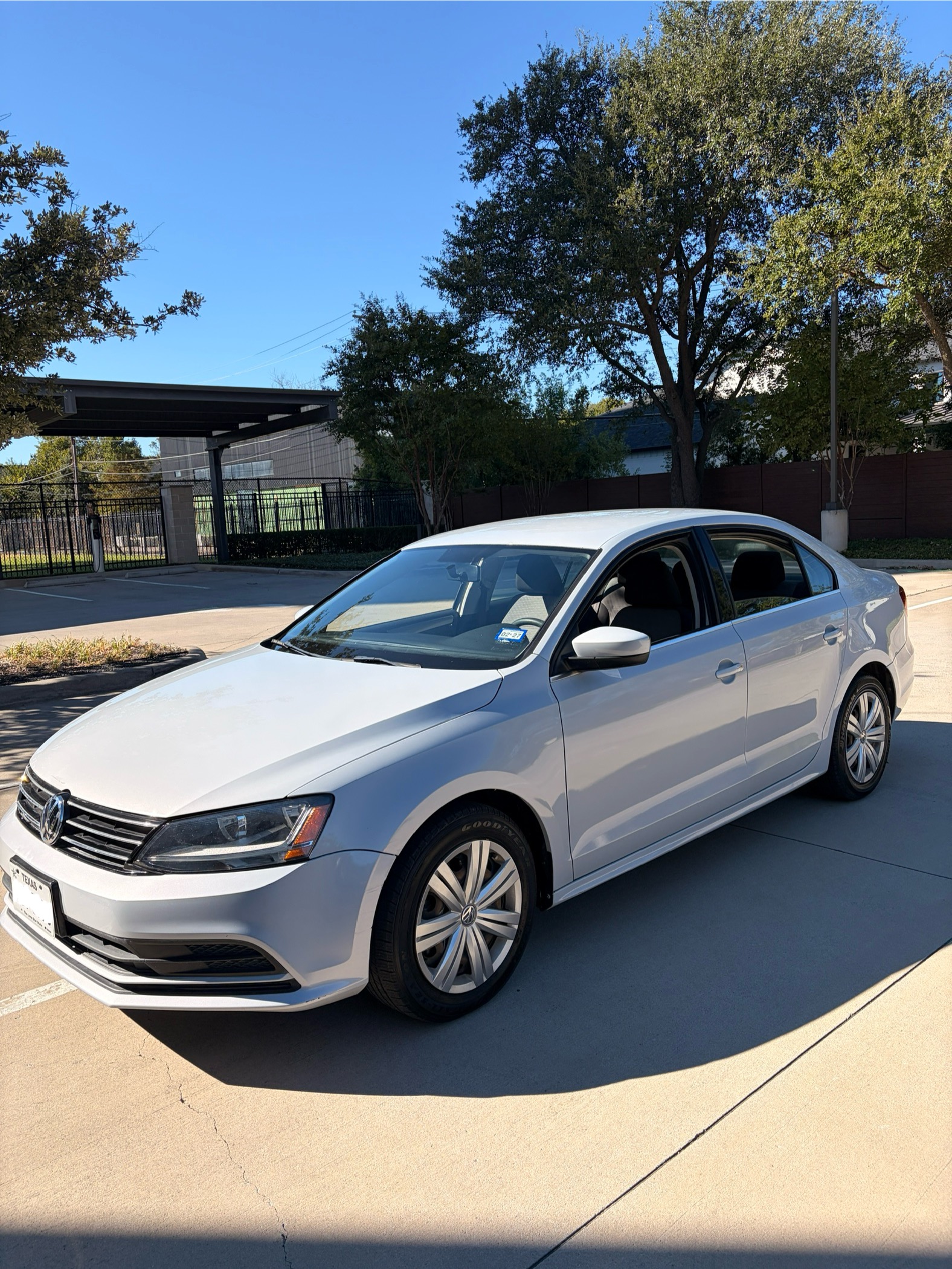 Used 2017 Volkswagen Jetta S FWD image 2