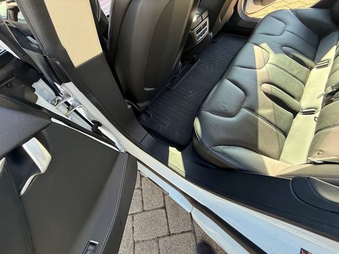 Used 2014 Tesla Model S image 28